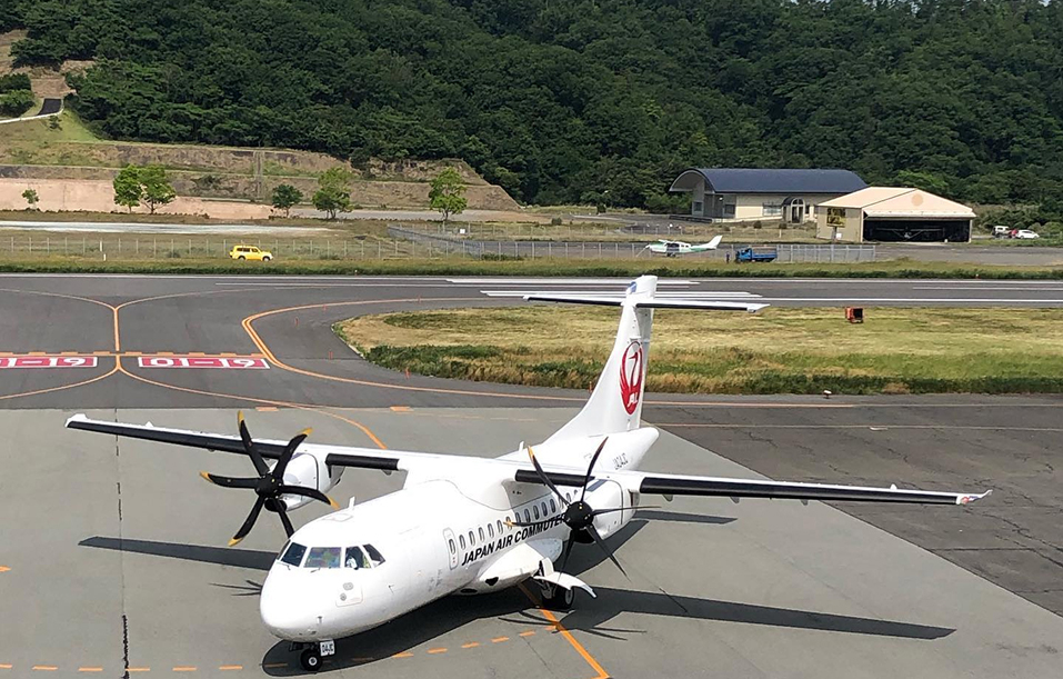飛行機に乗る